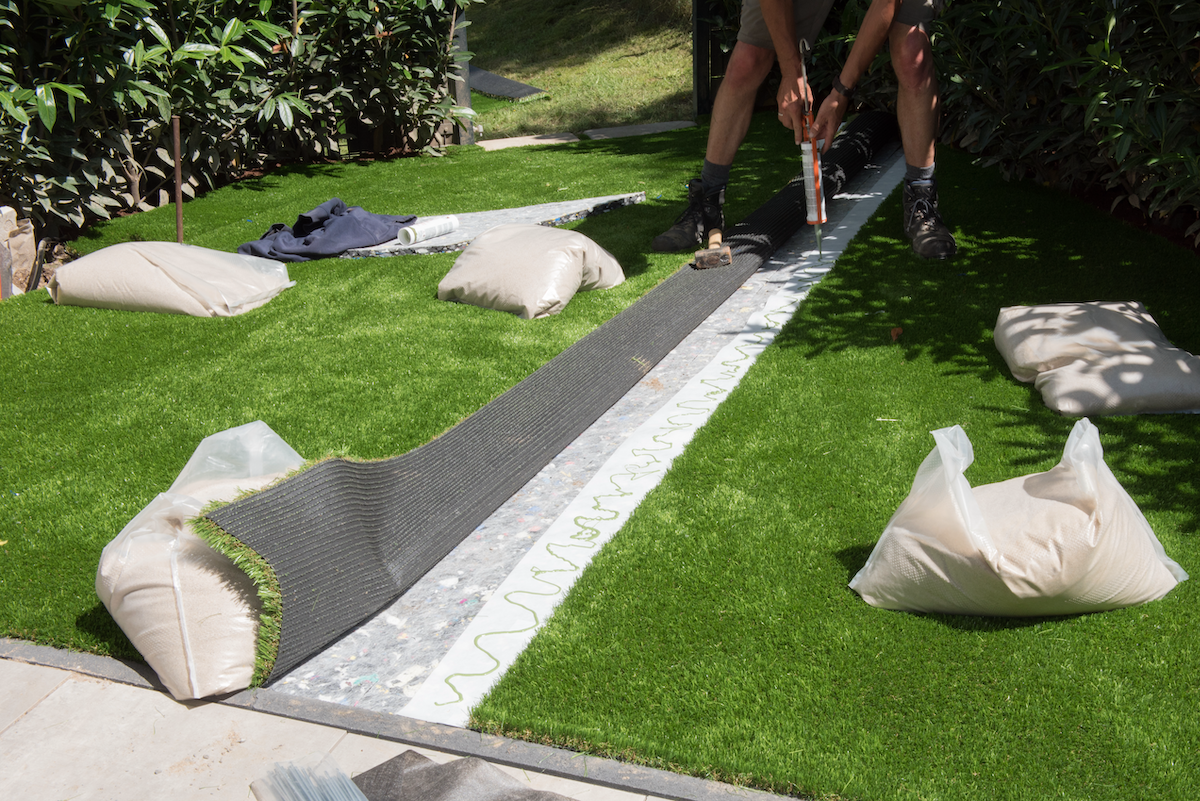 https://returf.com/wp-content/uploads/2023/05/recycling-artificial-grass-details.png